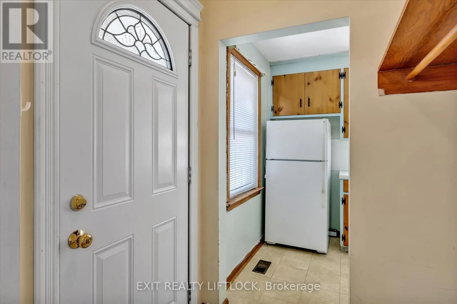 250 Bellevue Street, Peterborough North, Ontario  K9H 5E5 - Photo 3 - X12119208