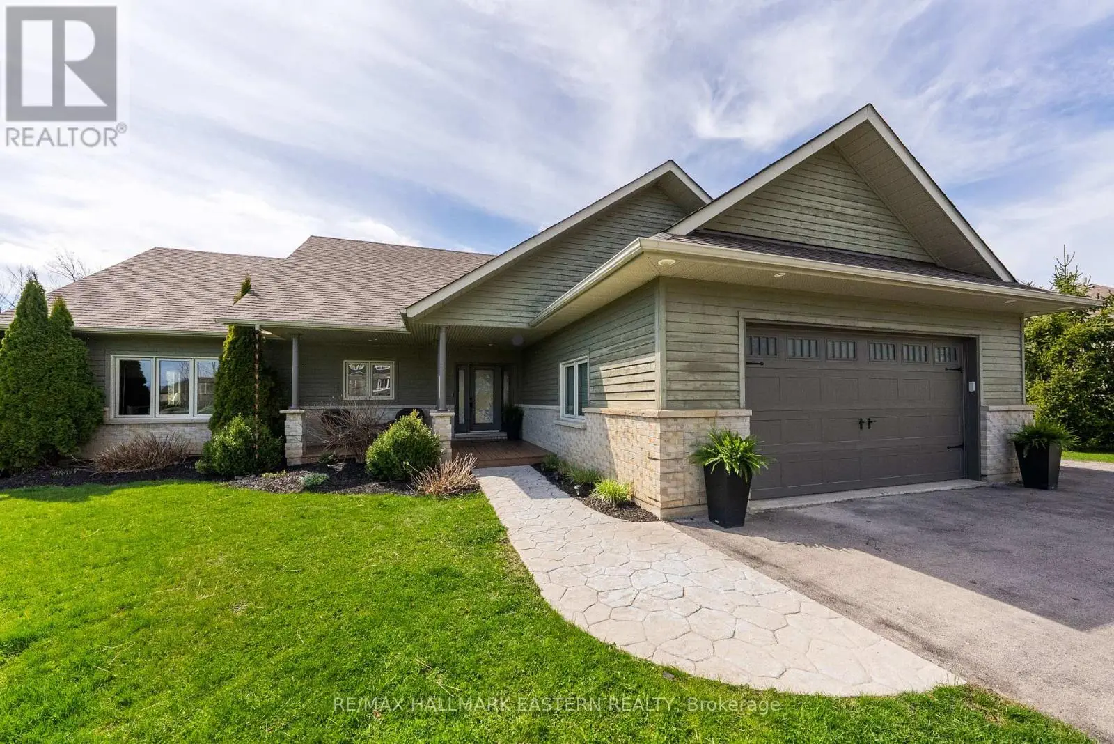 145 ARNOTT DRIVE, Selwyn, Ontario