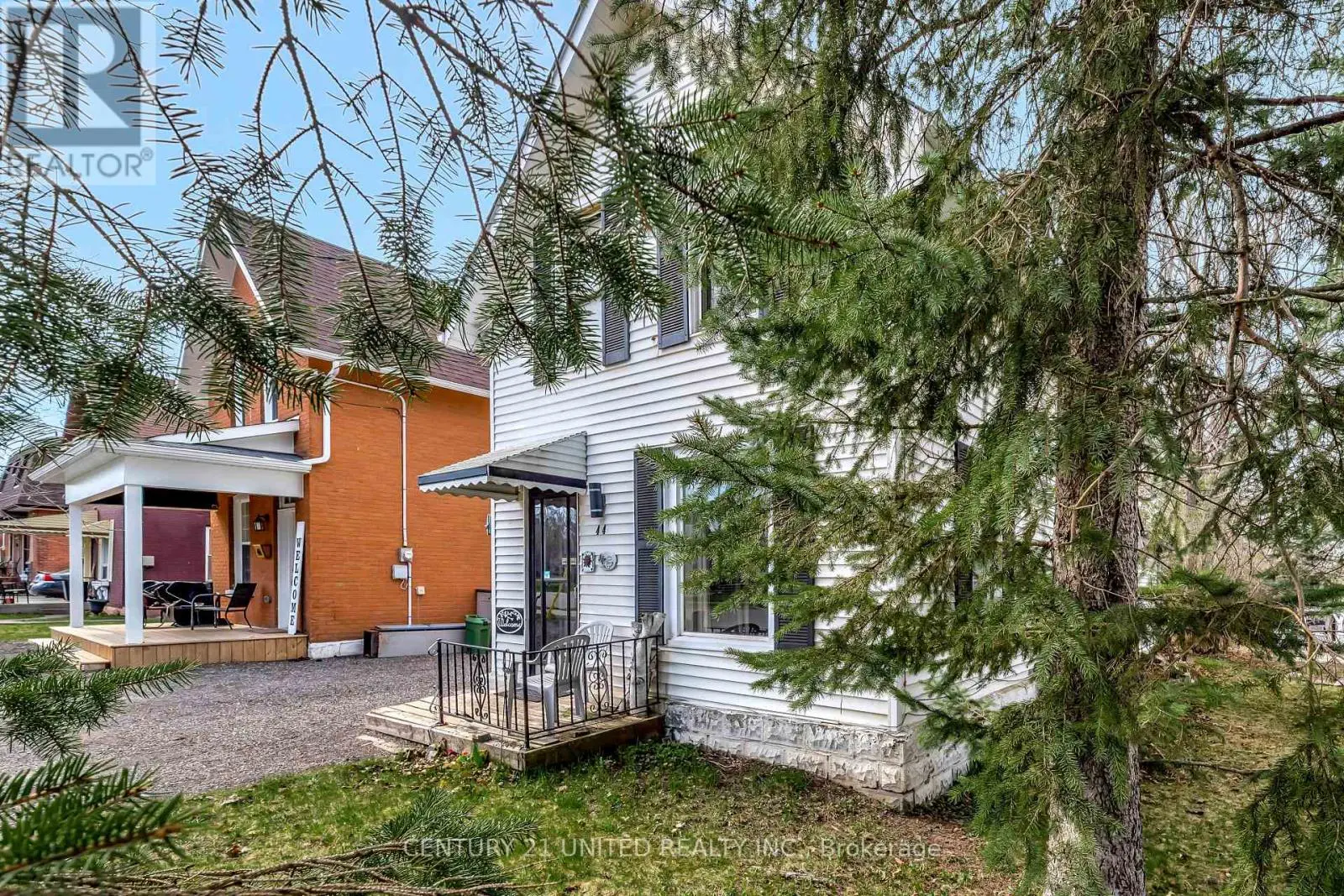 44 Elgin Street, Kawartha Lakes, Ontario  K9V 3W3 - Photo 3 - X12119592