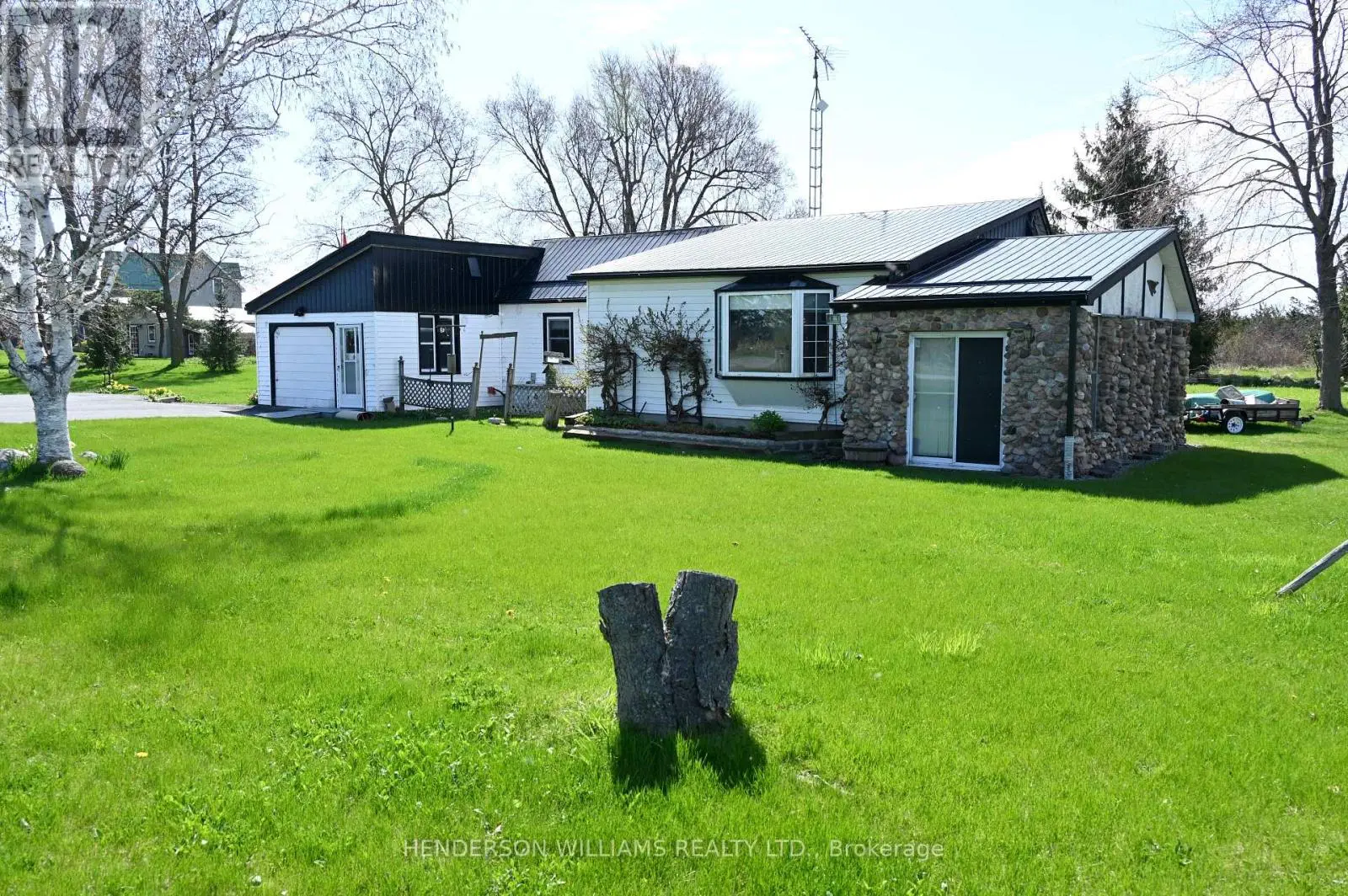 5036 Long Point Road E, Prince Edward County, Ontario  K0K 2T0 - Photo 2 - X12119646