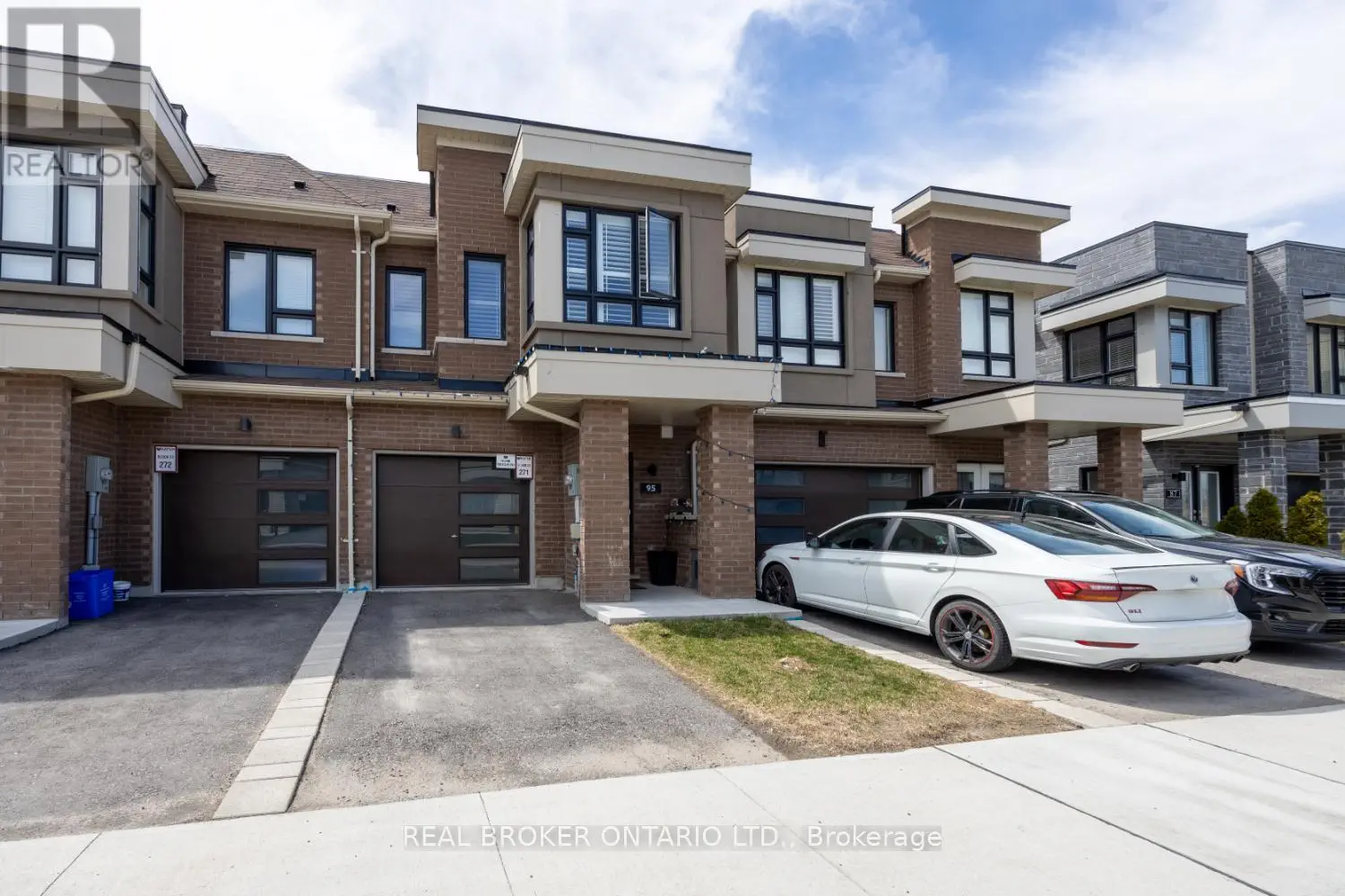 95 Caspian Square, Clarington, Ontario  L1C 7G3 - Photo 1 - E12119747