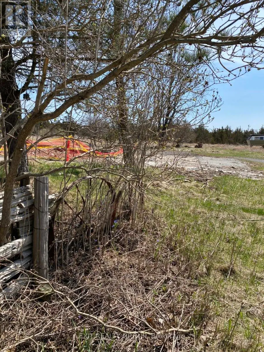 800 Chuckery Hill Road, Prince Edward County, Ontario  K0K 2T0 - Photo 1 - X12120512