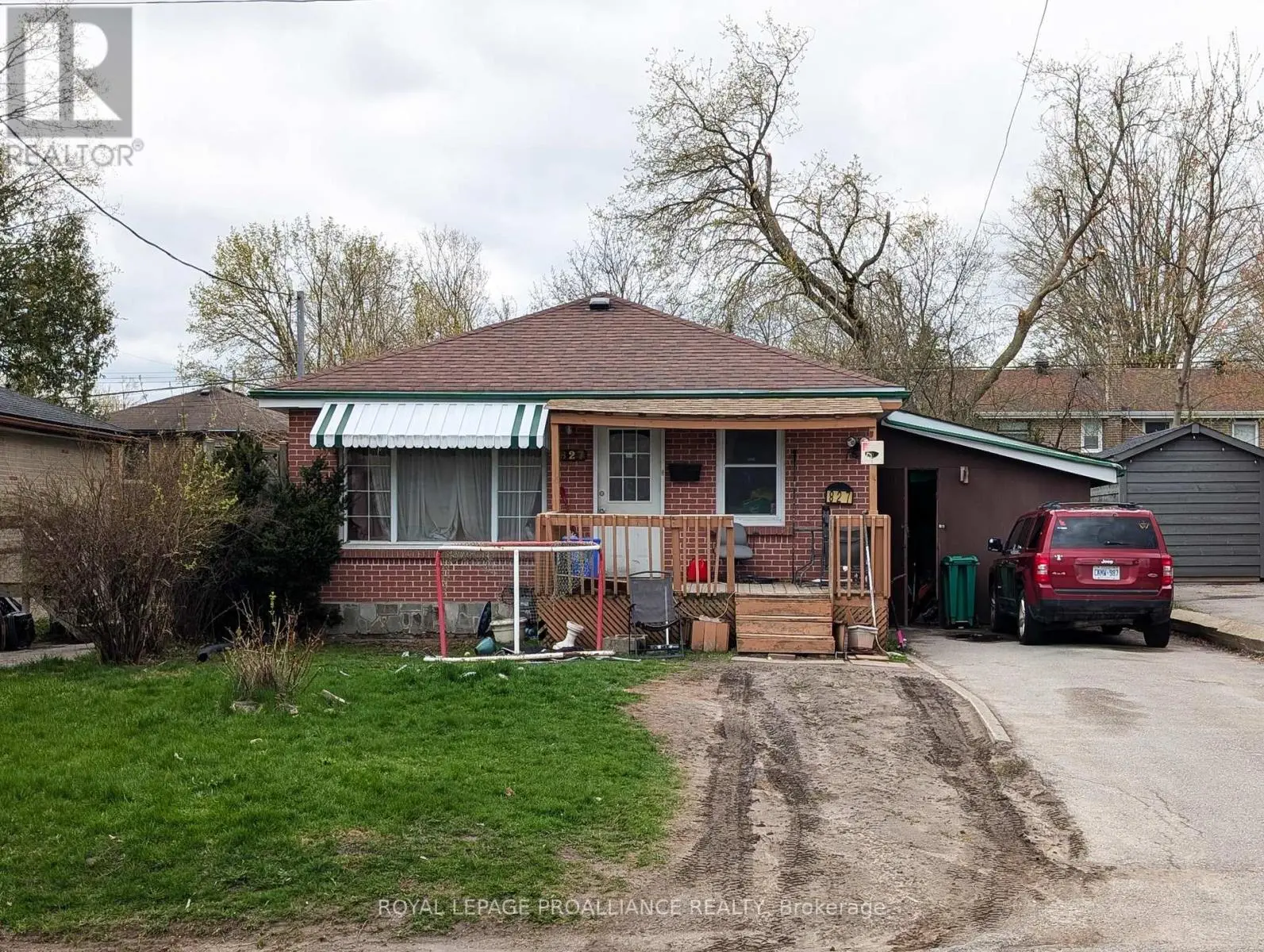 827 Brookdale Crescent, Peterborough, Ontario  K9H 6A5 - Photo 1 - X12121877