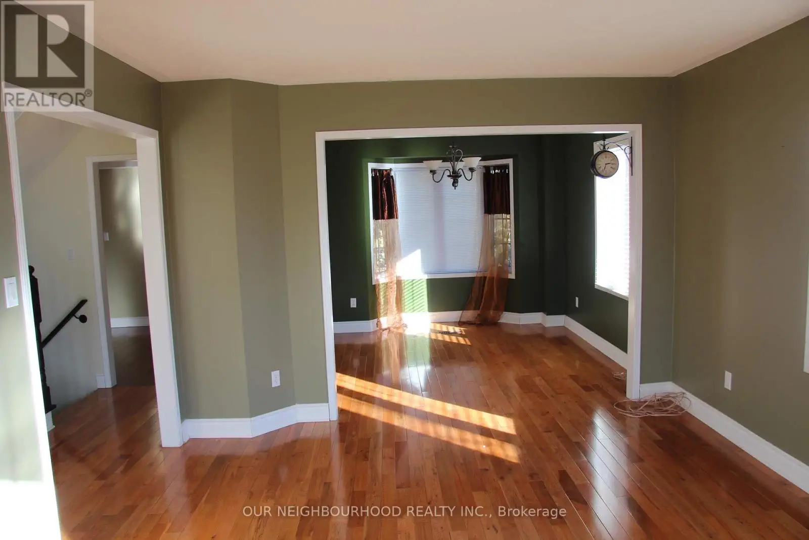 2341 Clearside Court, Pickering, Ontario  L1X 2V1 - Photo 2 - E12122123
