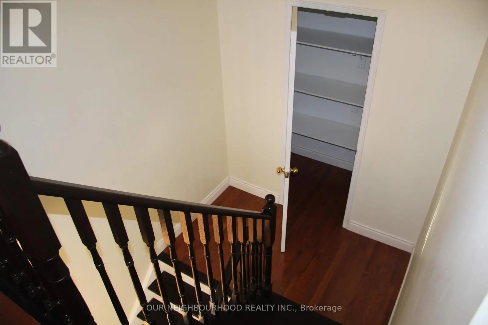 2341 Clearside Court, Pickering, Ontario  L1X 2V1 - Photo 3 - E12122123