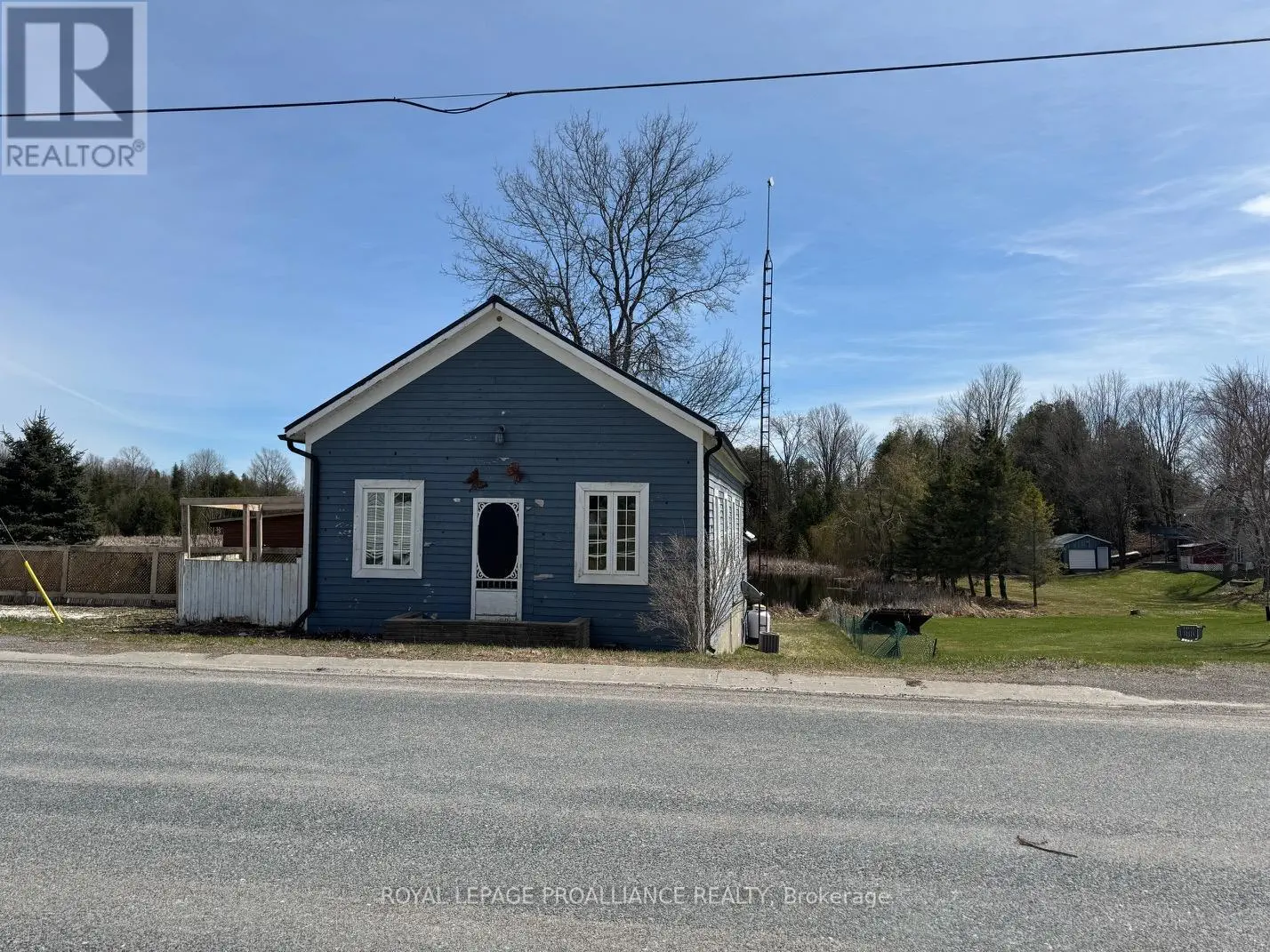 3085 Queensborough Road E, Madoc, Ontario  K0K 2K0 - Photo 1 - X12122132