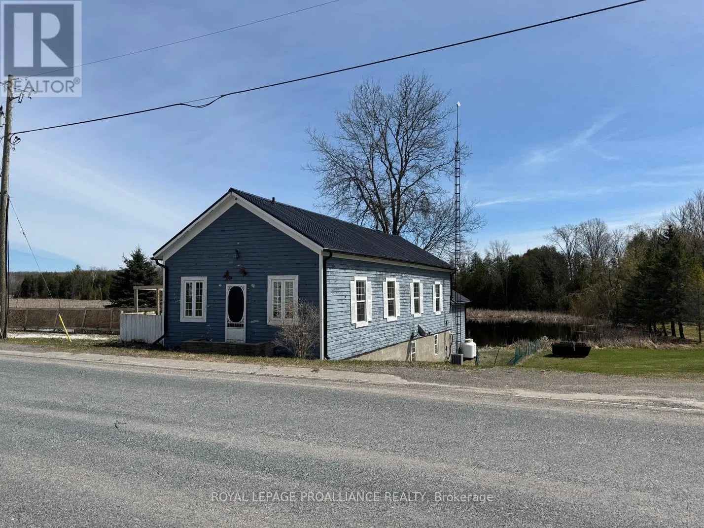 3085 Queensborough Road E, Madoc, Ontario  K0K 2K0 - Photo 2 - X12122132