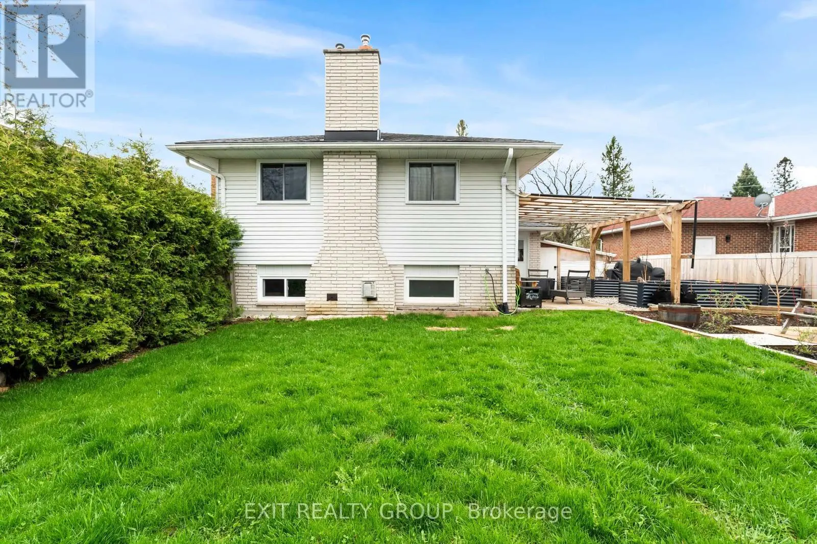 96 Maple Drive, Belleville, Ontario  K8P 2R2 - Photo 2 - X12122376