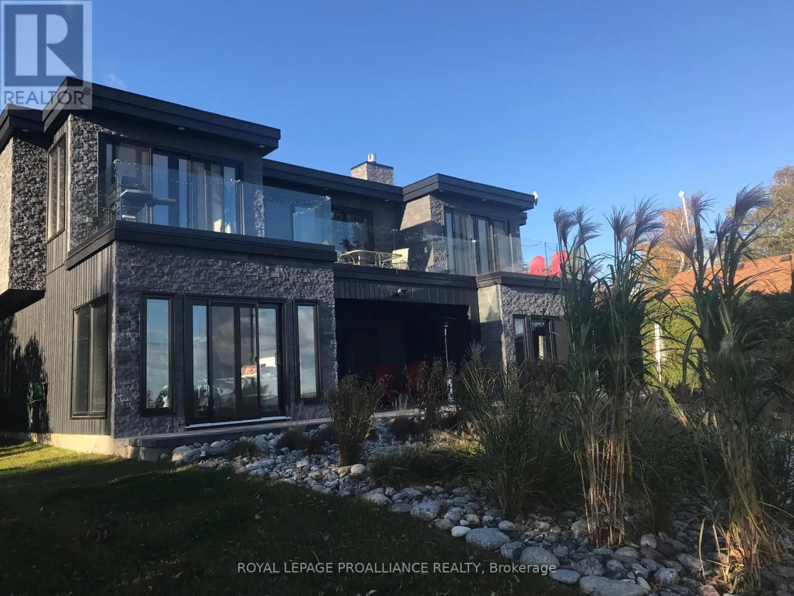 621 Barcovan Beach Road, Brighton, Ontario  K0K 1L0 - Photo 1 - X12122661