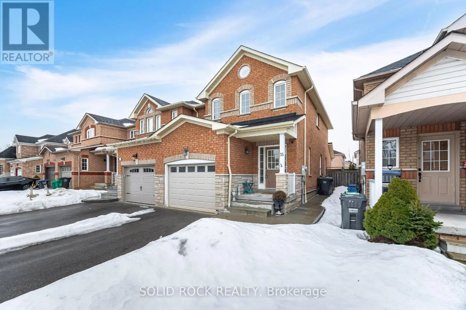 35 Prince Crescent, Brampton, Ontario  L7A 2C8 - Photo 3 - W12044363