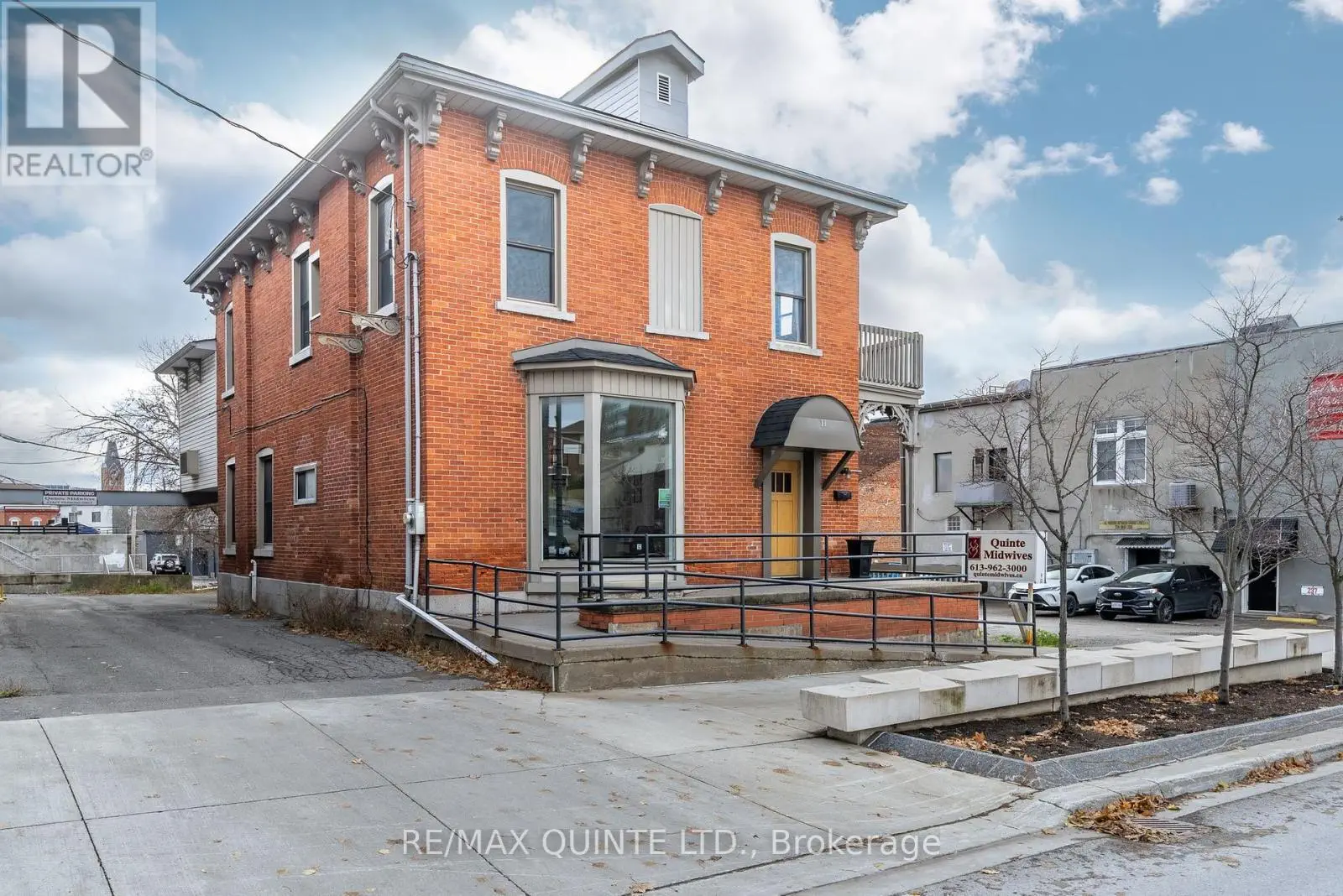 11 Victoria Avenue, Belleville, Ontario  K8N 1Z5 - Photo 2 - X12123414