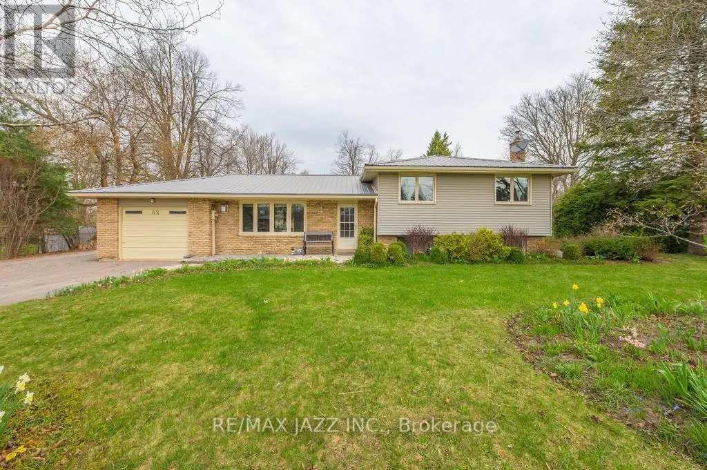 62 Manvers Drive, Kawartha Lakes, Ontario  L0B 1K0 - Photo 1 - X12122268