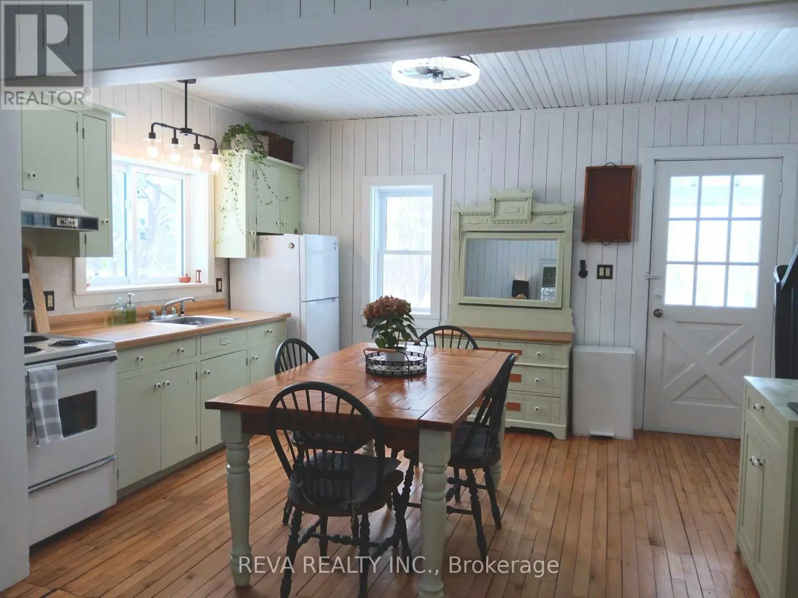 1476 Hillsview Road, Hastings Highlands, Ontario  K0L 2R0 - Photo 3 - X12067741