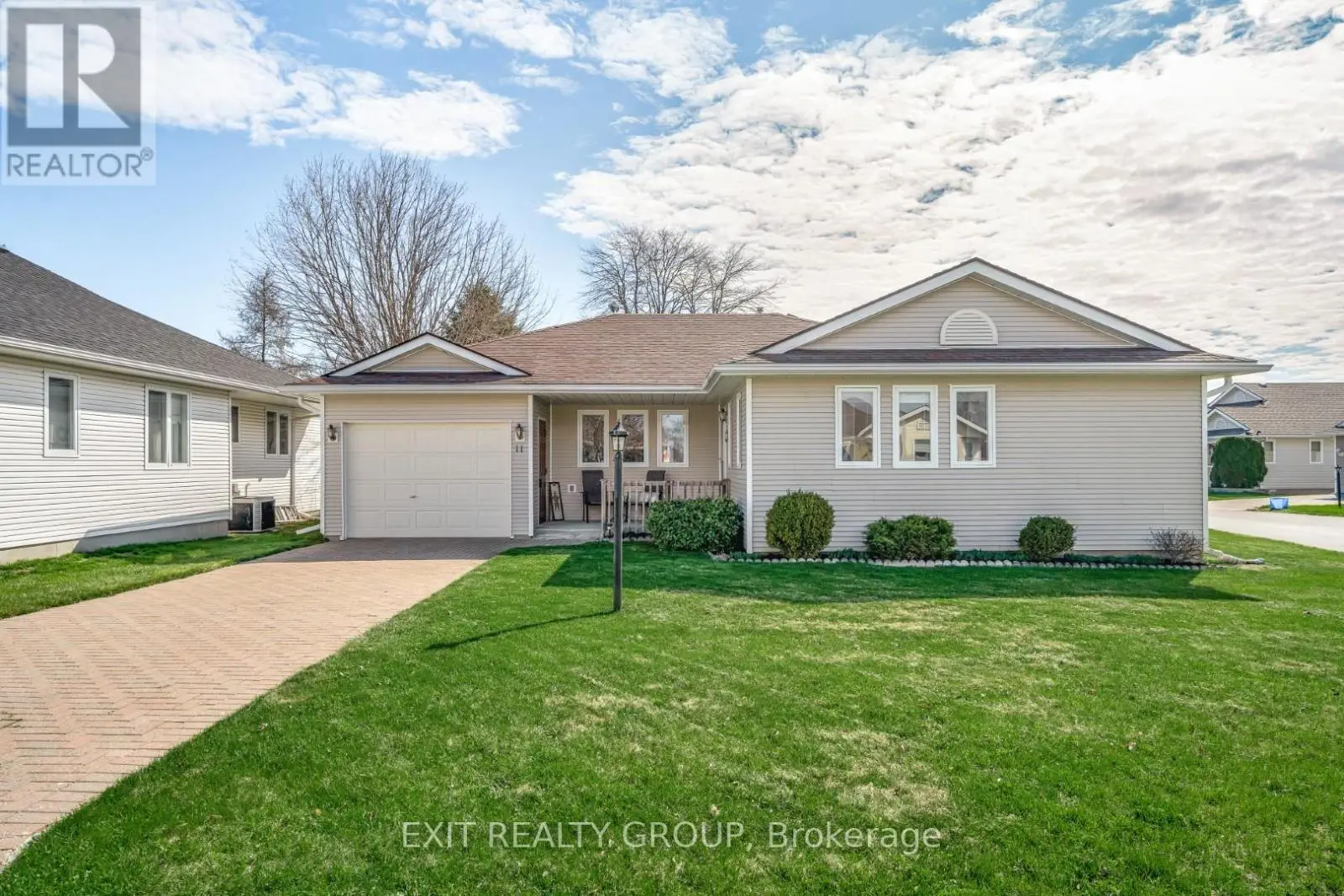 11 Monroe Court, Prince Edward County, Ontario  K0K 3L0 - Photo 2 - X12123661
