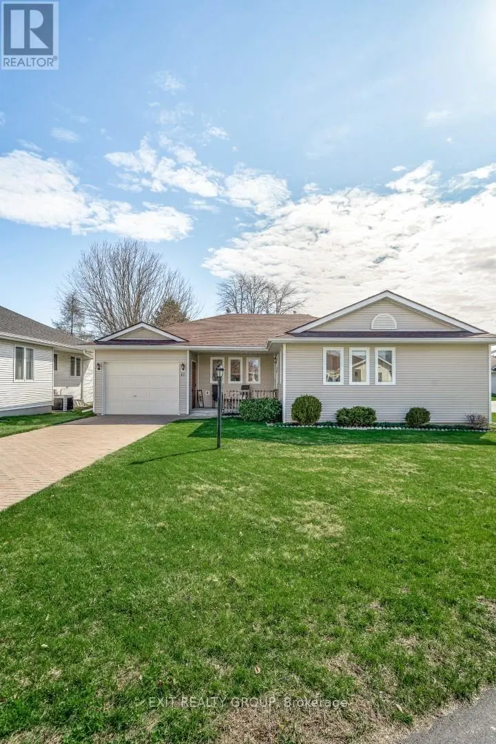 11 Monroe Court, Prince Edward County, Ontario  K0K 3L0 - Photo 3 - X12123661