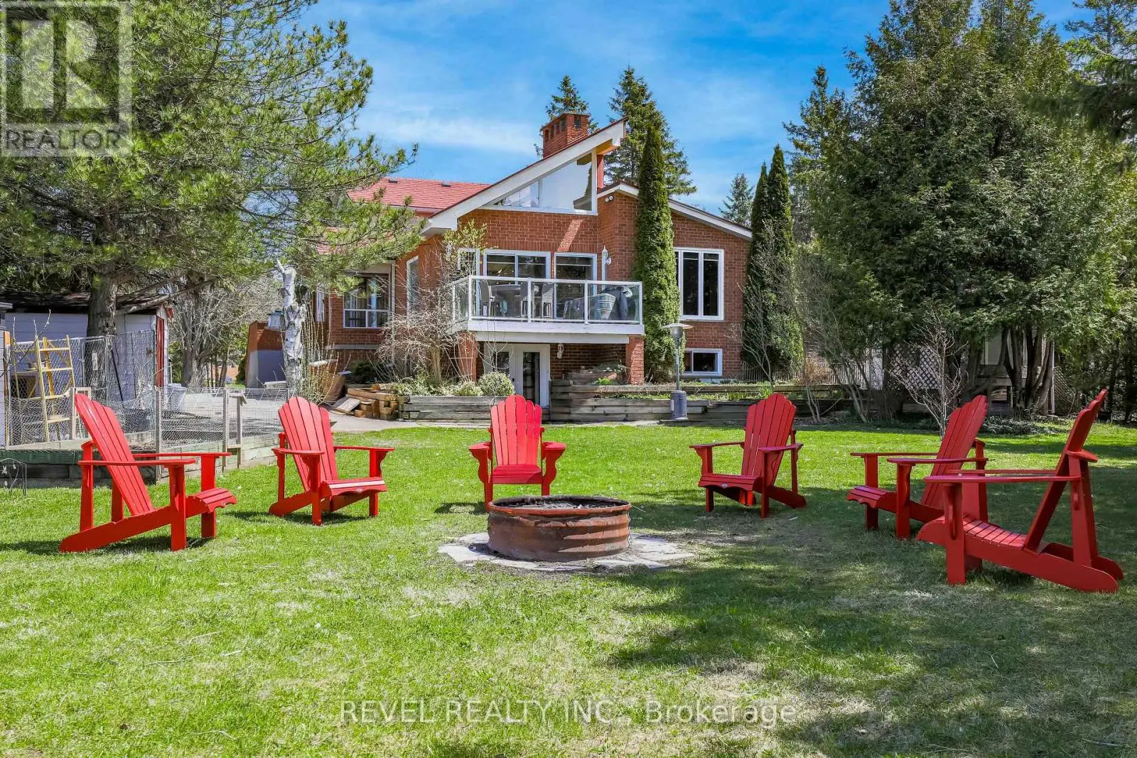 27 Cedar Crescent, Kawartha Lakes, Ontario  L0B 1K0 - Photo 1 - X12085797