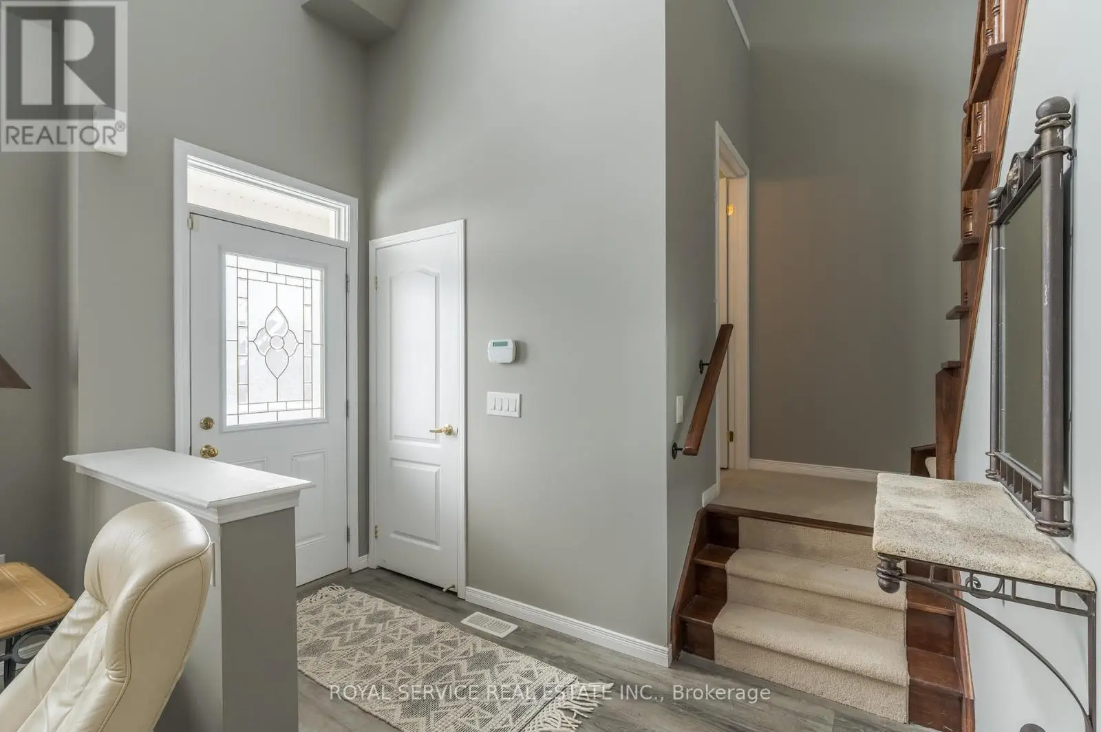 804 Leslie Street, Cobourg, Ontario  K9A 0E2 - Photo 3 - X12082836