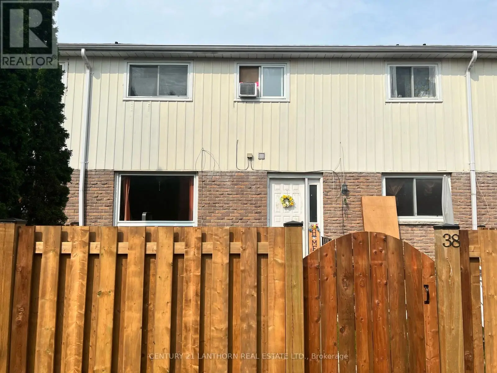 38 - 19 Tracey Park Drive, Belleville, Ontario  K8P 4R4 - Photo 1 - X12125722