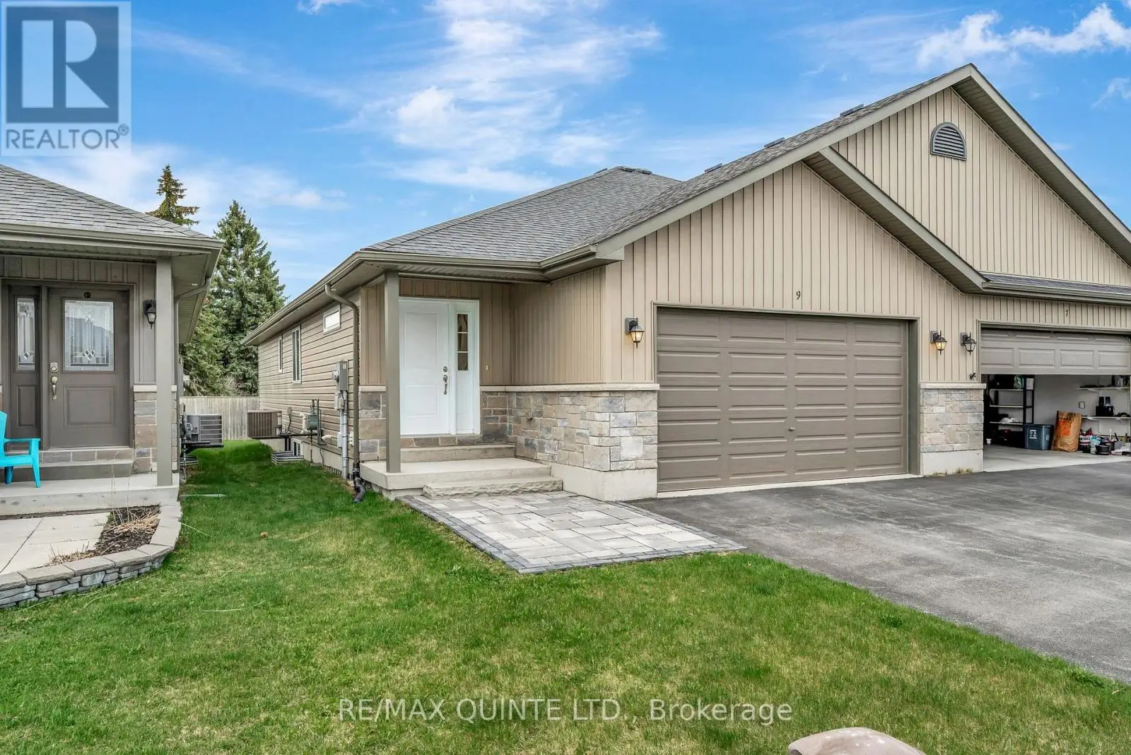 9 COBBLESTONE STREET, Belleville, Ontario
