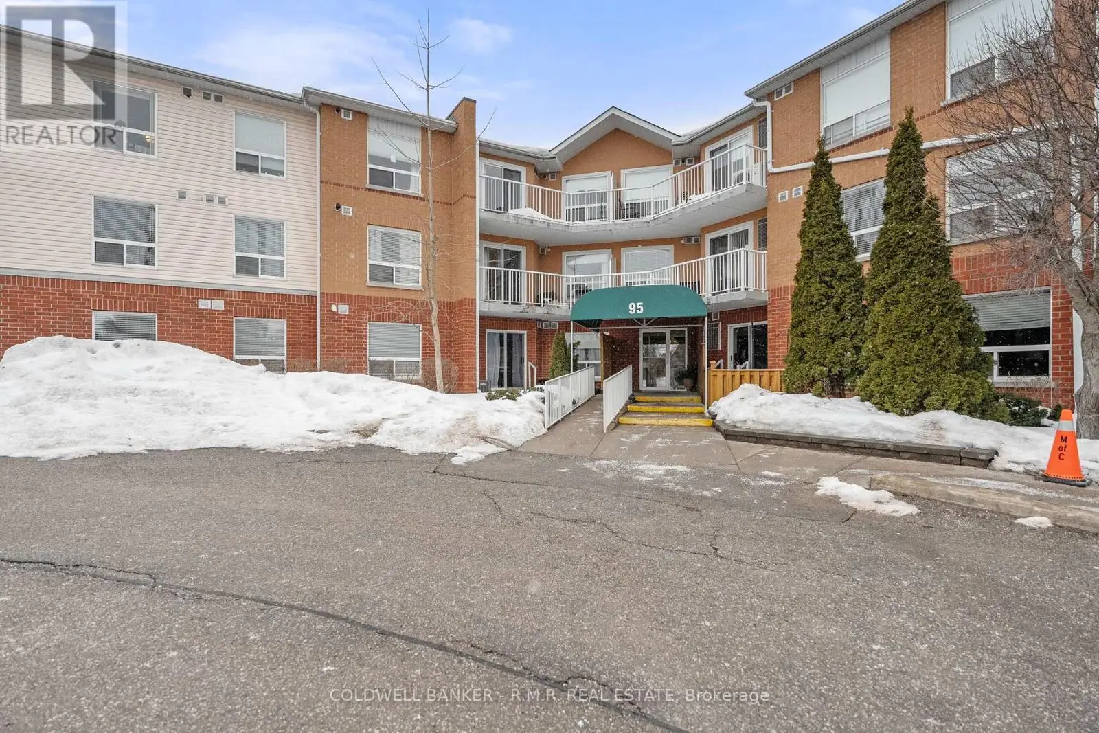 313 - 95 Wellington Street, Clarington, Ontario  L1C 5A1 - Photo 2 - E12127273