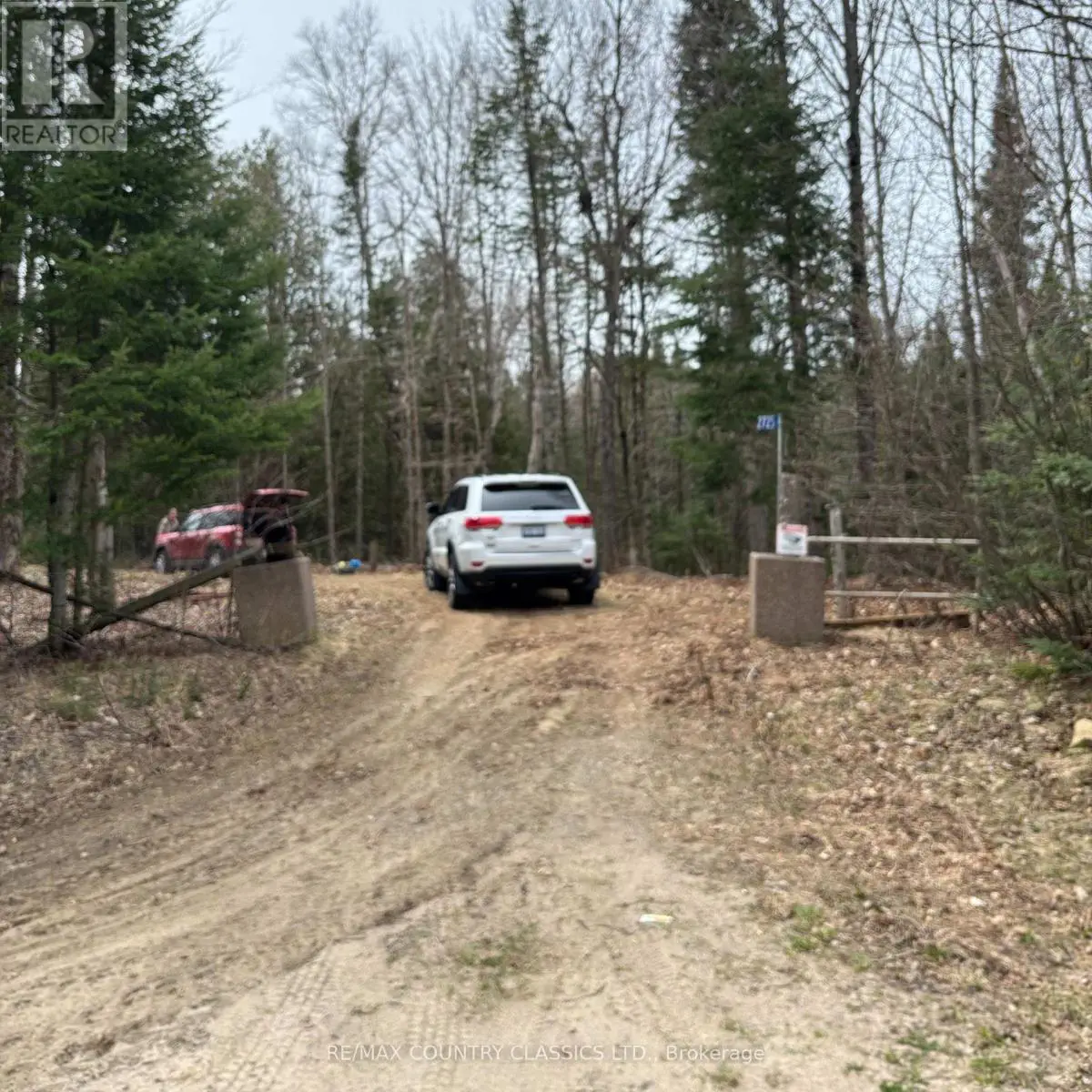 2725 Musclow-Greenview Road, Hastings Highlands, Ontario  K0L 1C0 - Photo 2 - X12127282
