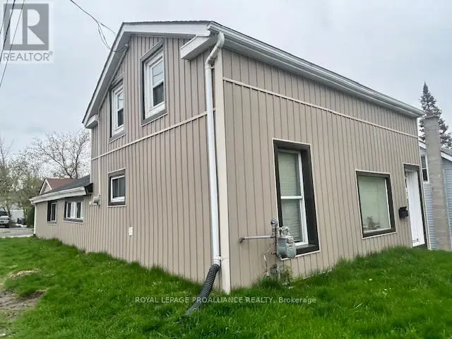 95 Grier Street, Belleville, Ontario  K8P 3A2 - Photo 2 - X12012901