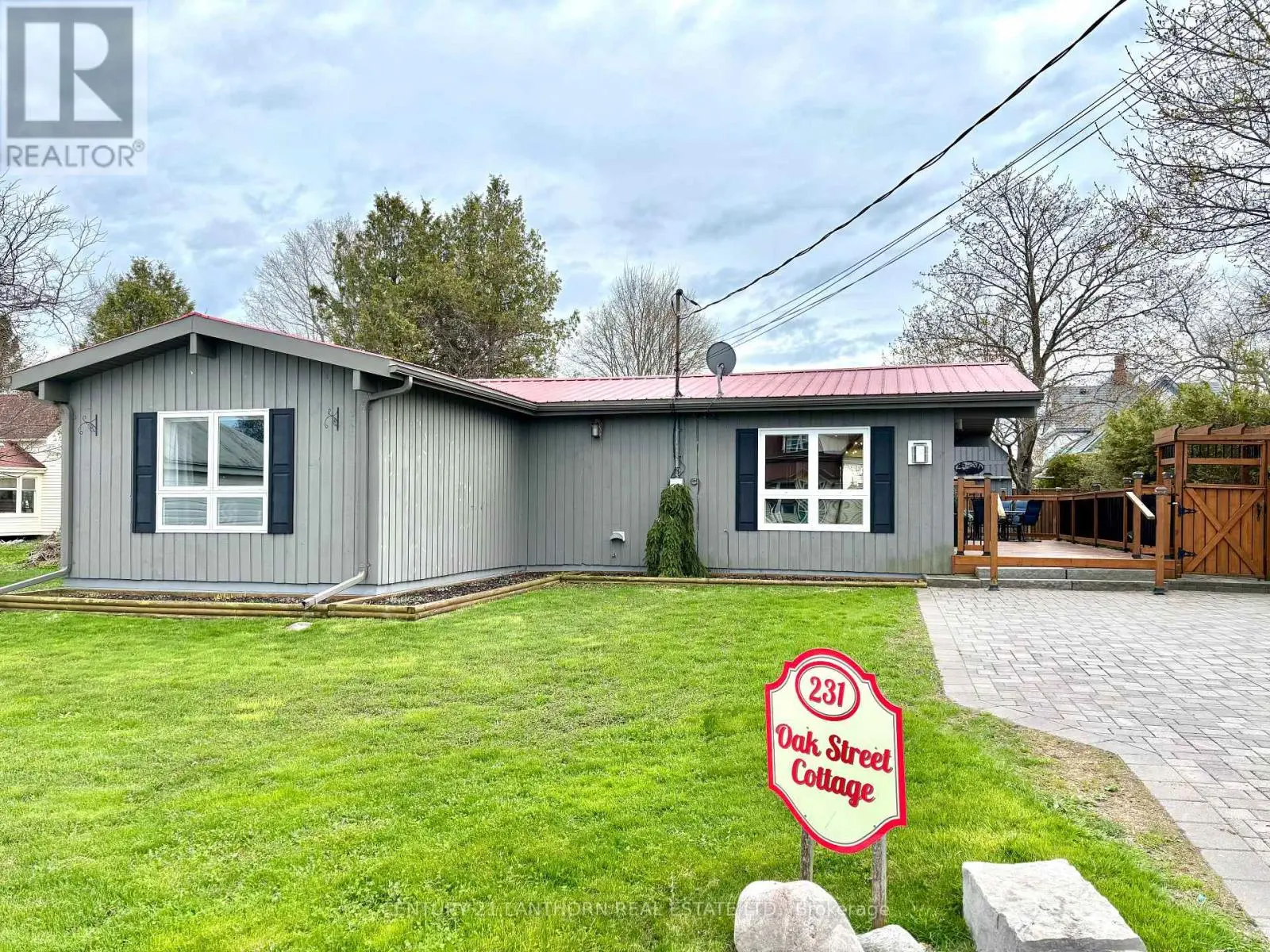 231 OAK STREET, Prince Edward County, Ontario