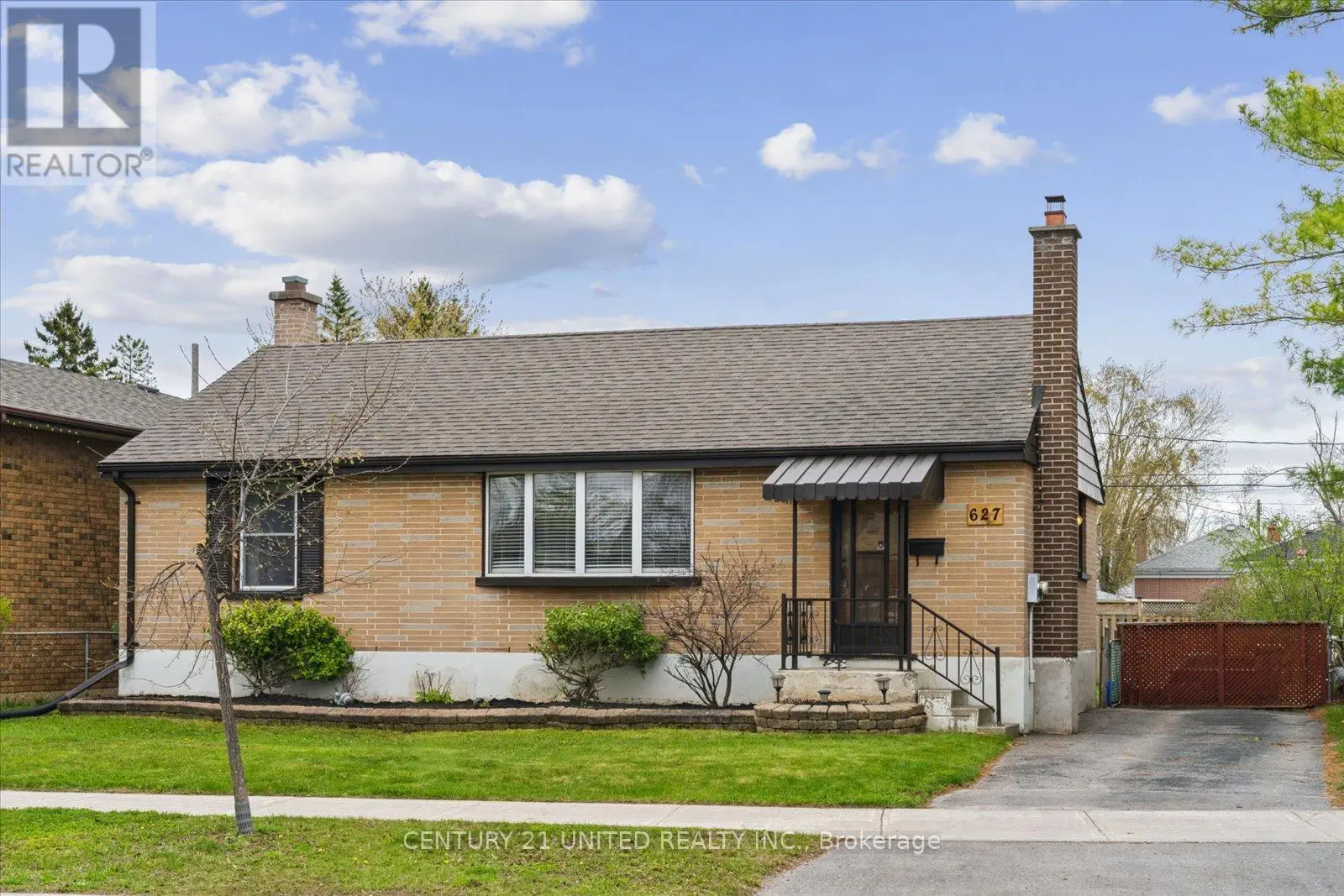 627 Bellaire Street, Peterborough South, Ontario  K9J 3Y5 - Photo 1 - X12128047