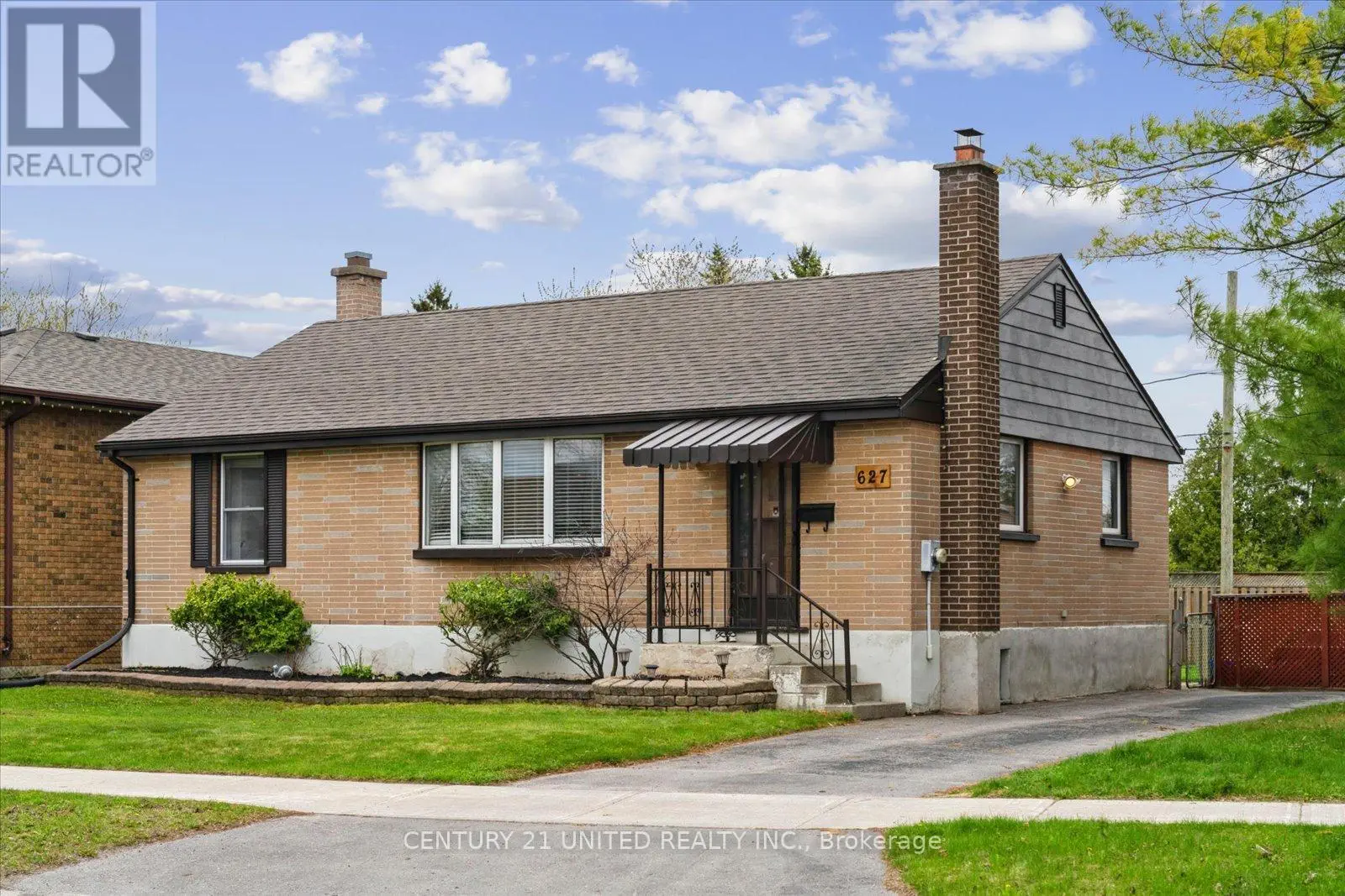 627 Bellaire Street, Peterborough South, Ontario  K9J 3Y5 - Photo 3 - X12128047