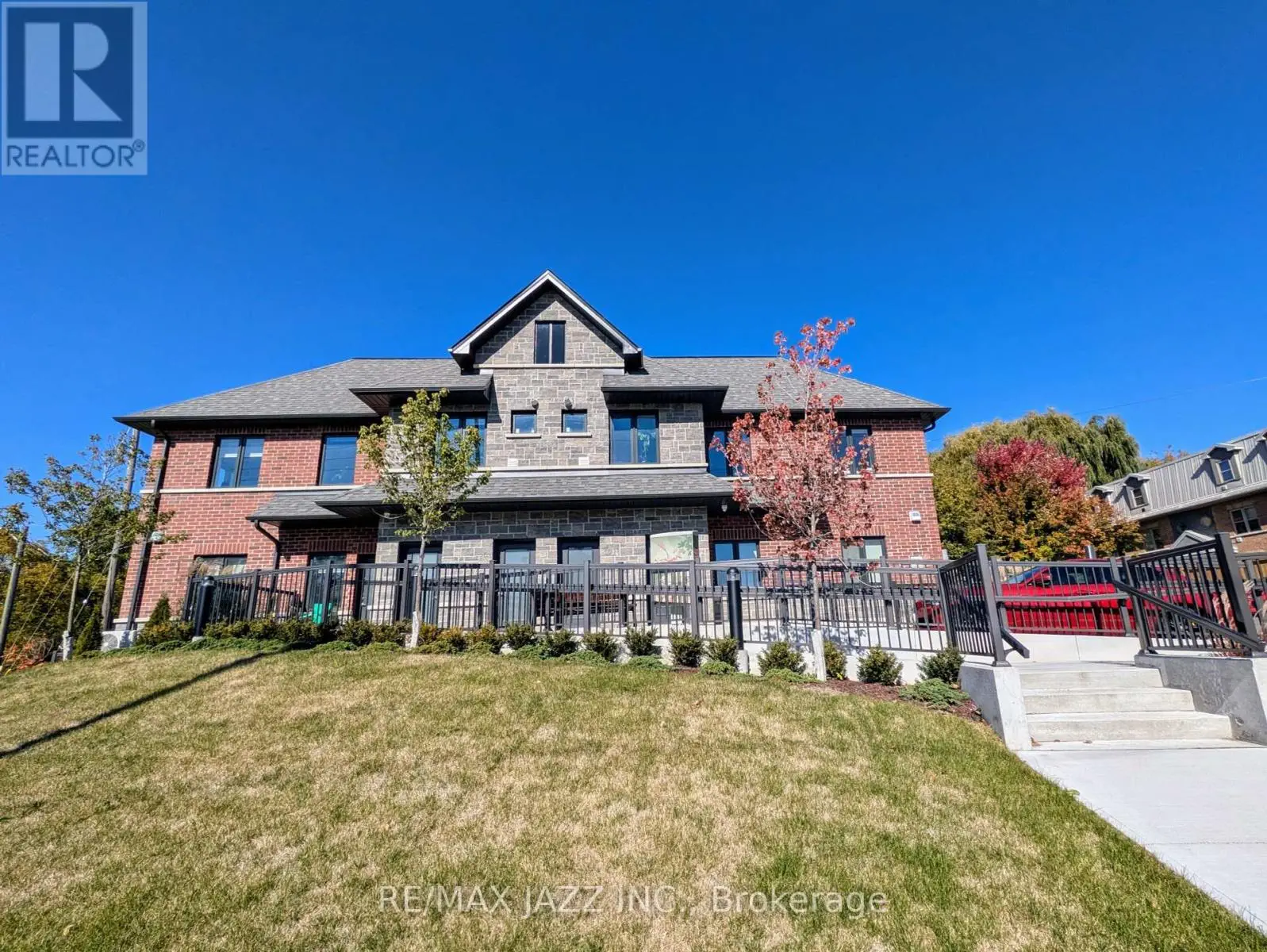 201 - 750 KING STREET E, Oshawa, Ontario