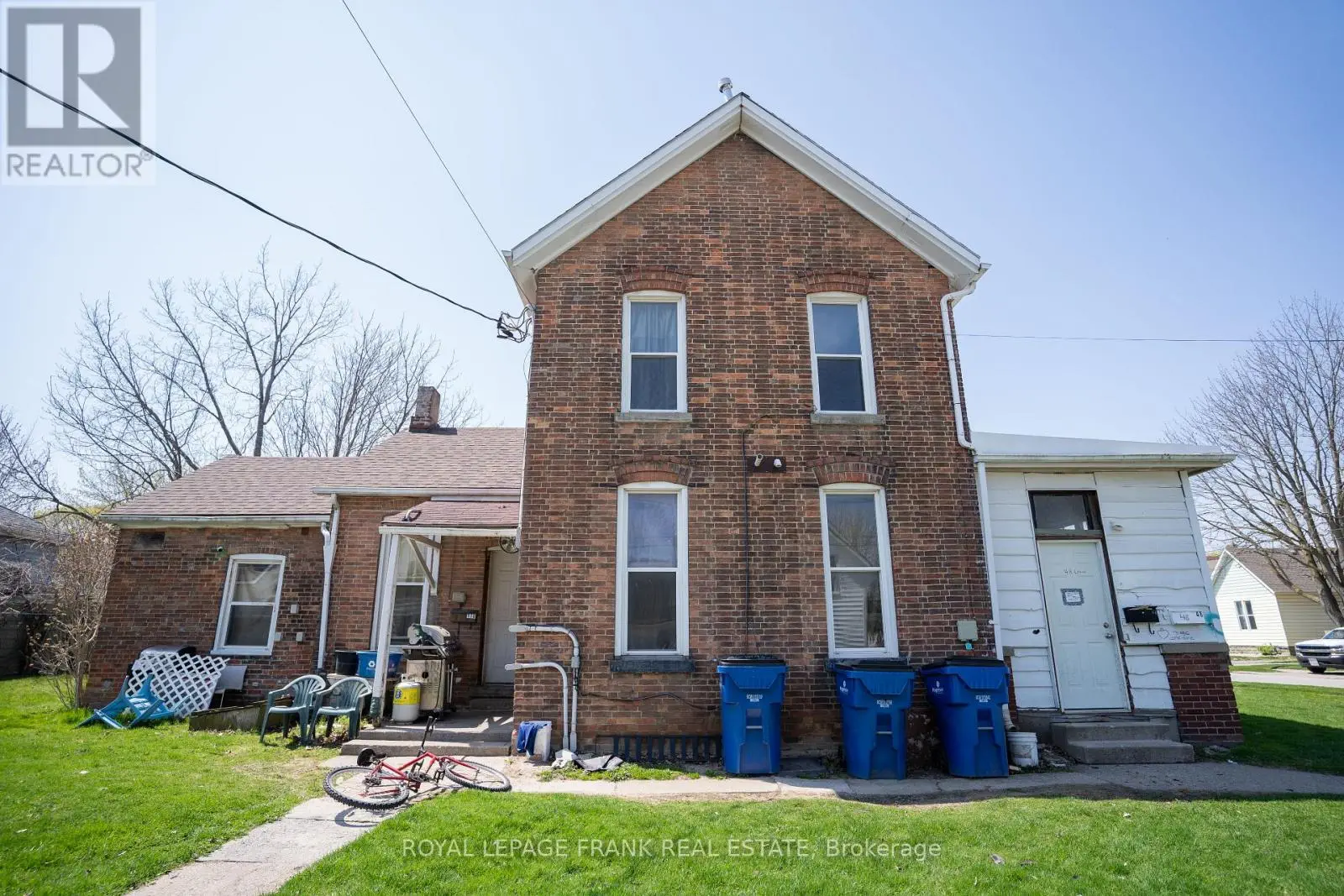 48 - 50 Lorne Avenue, Chatham-Kent, Ontario  N7M 1R9 - Photo 3 - X12128313