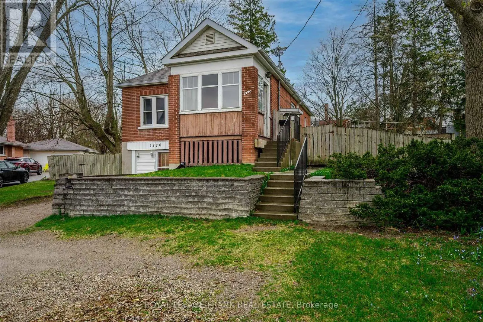 1270 Clonsilla Avenue, Peterborough, Ontario  K9J 5Z2 - Photo 3 - X12128400