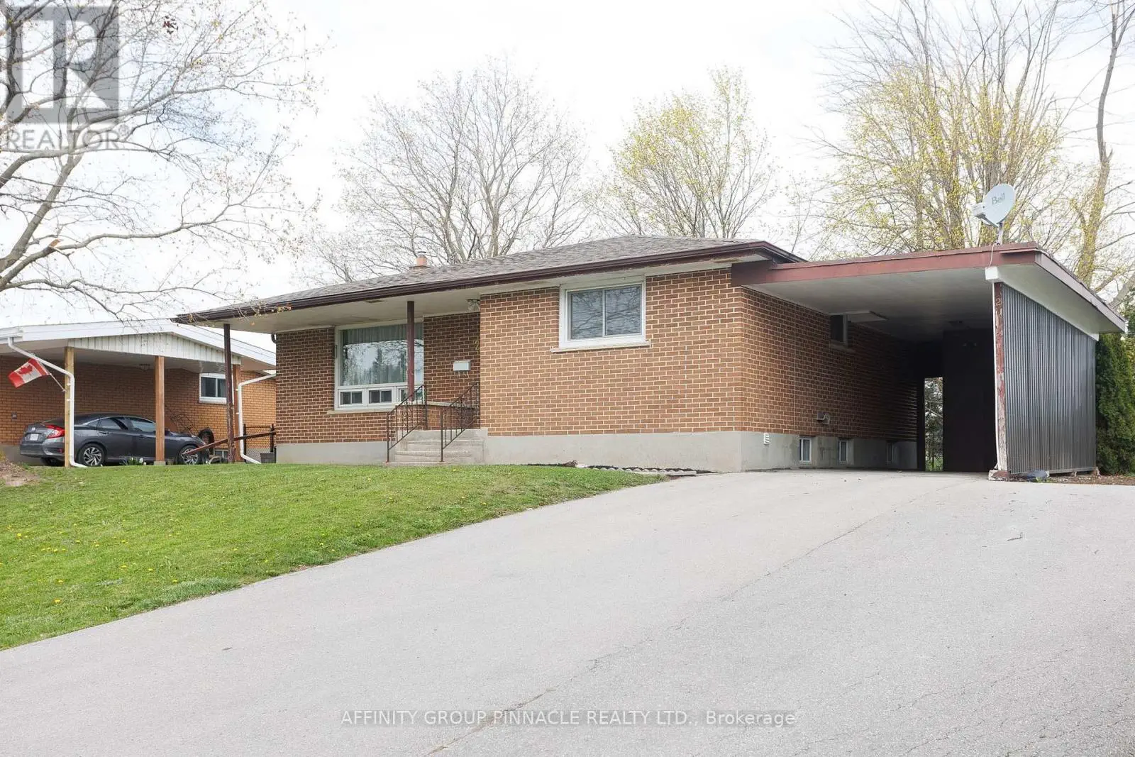 2 Maple Crescent, Kawartha Lakes, Ontario  K9V 2R7 - Photo 2 - X12128544