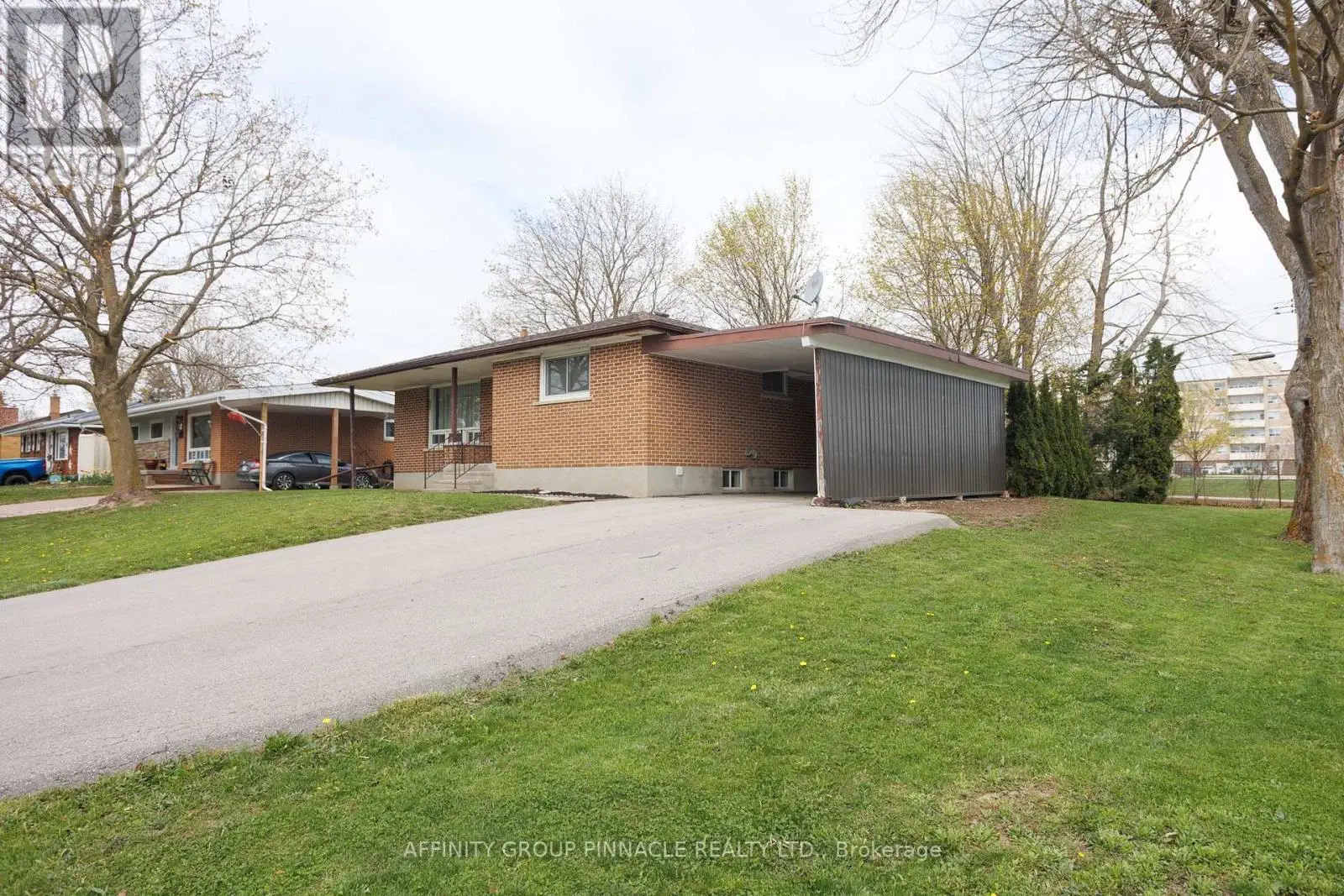 2 Maple Crescent, Kawartha Lakes, Ontario  K9V 2R7 - Photo 3 - X12128544