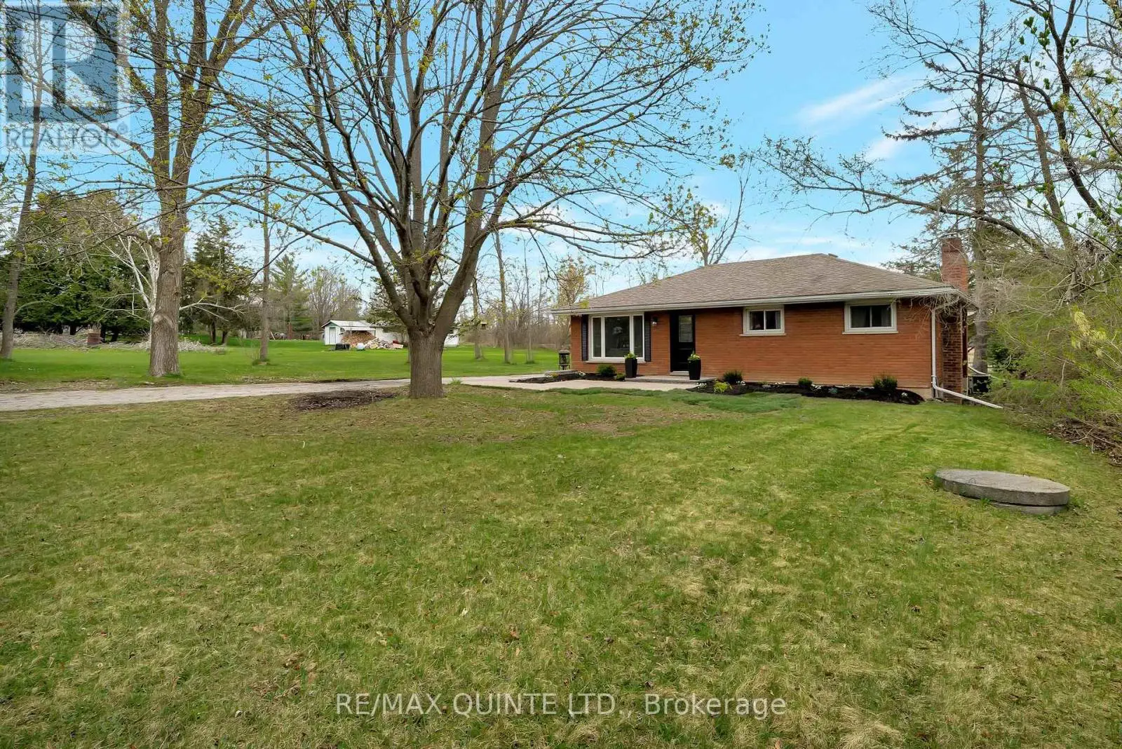 368 Whites Road, Quinte West, Ontario  K8V 5P5 - Photo 3 - X12129038