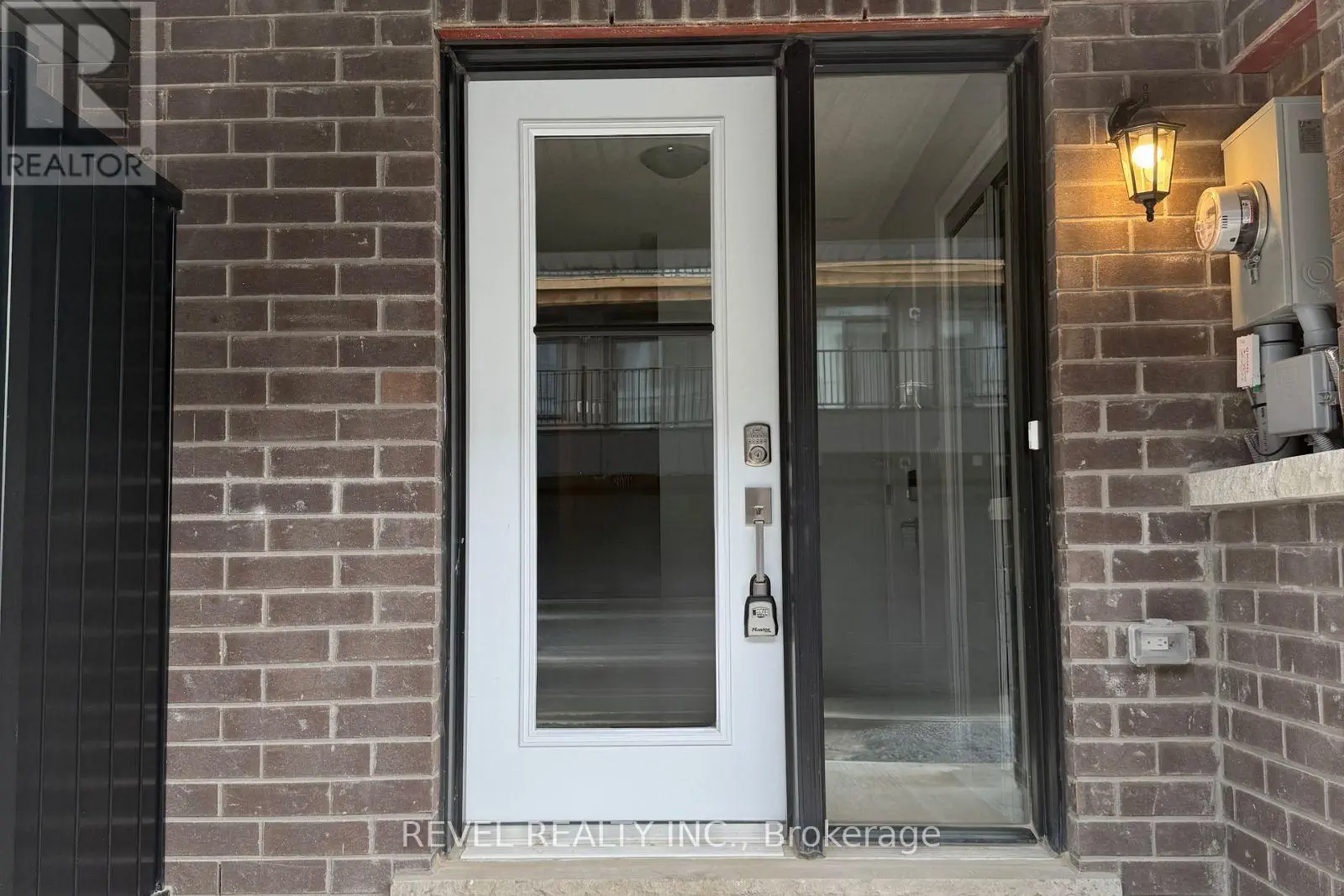 1160 Green Tree Path, Oshawa, Ontario  L1H 8L7 - Photo 3 - E12129228