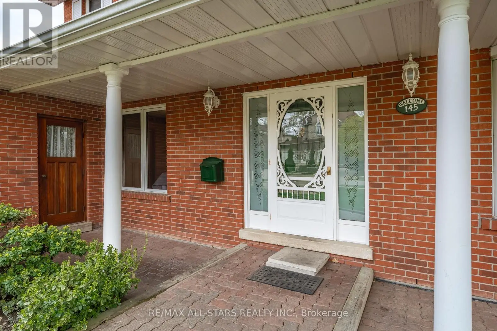 145 Pemberton Road, Richmond Hill, Ontario  L4C 3T6 - Photo 3 - N12129706