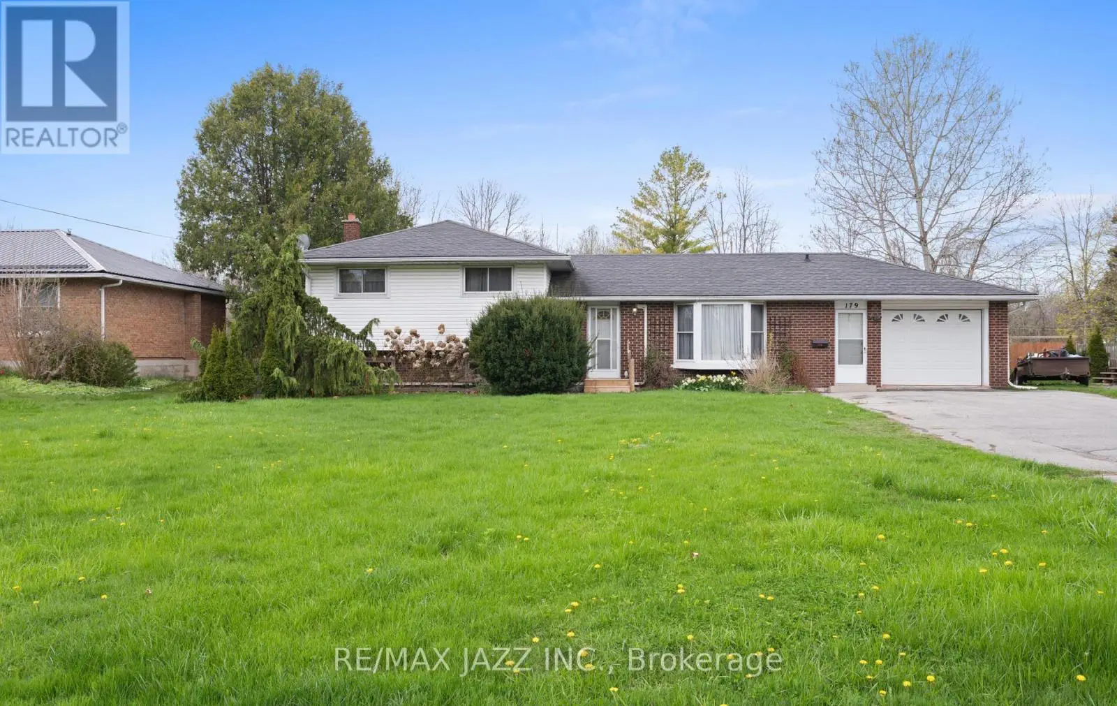 179 Montrose Road, Quinte West, Ontario  K8R 1A4 - Photo 1 - X12129764