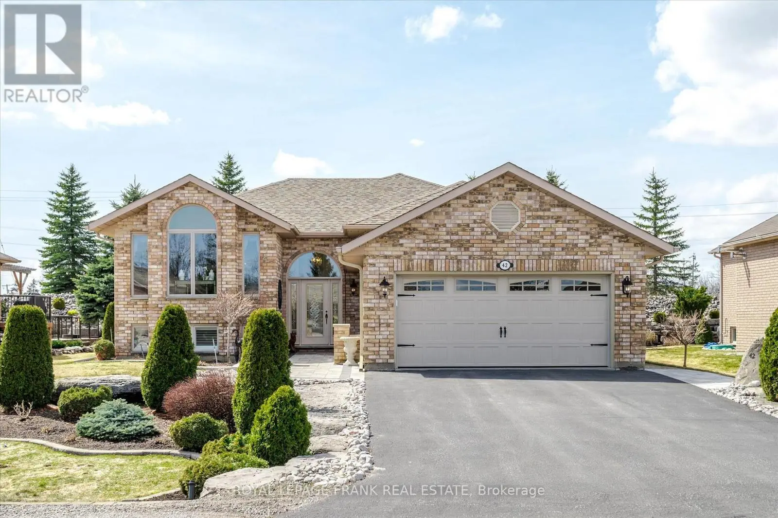42 HUNTINGWOOD CRESCENT, Kawartha Lakes, Ontario
