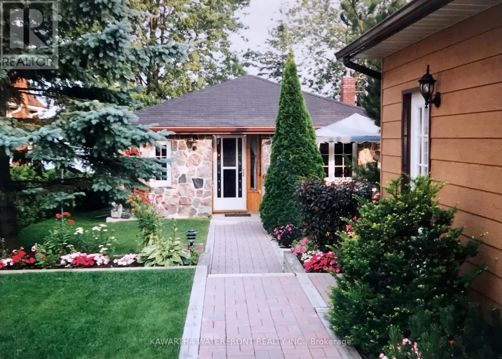6 Oriole Road, Kawartha Lakes, Ontario  K0M 1N0 - Photo 3 - X12129842