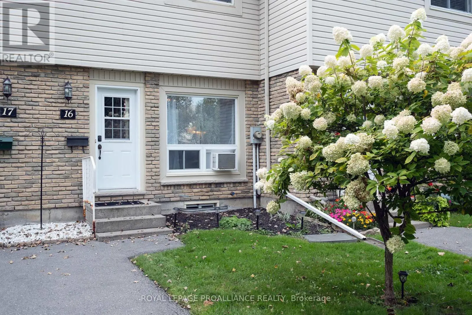 16 - 161 BAY STREET, Quinte West, Ontario