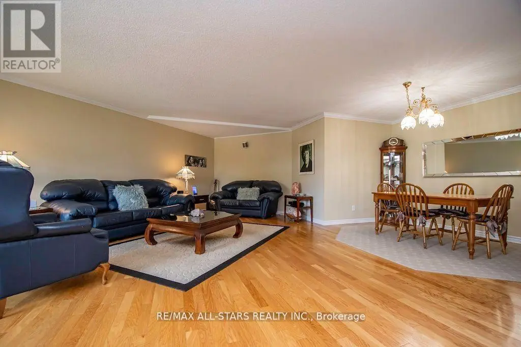 305 - 51 Rivermill Boulevard, Kawartha Lakes, Ontario  K9V 6E8 - Photo 3 - X12130096