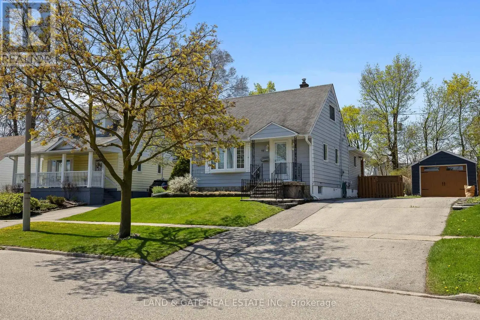 98 Admiral Road, Ajax, Ontario  L1S 2P1 - Photo 1 - E12130486