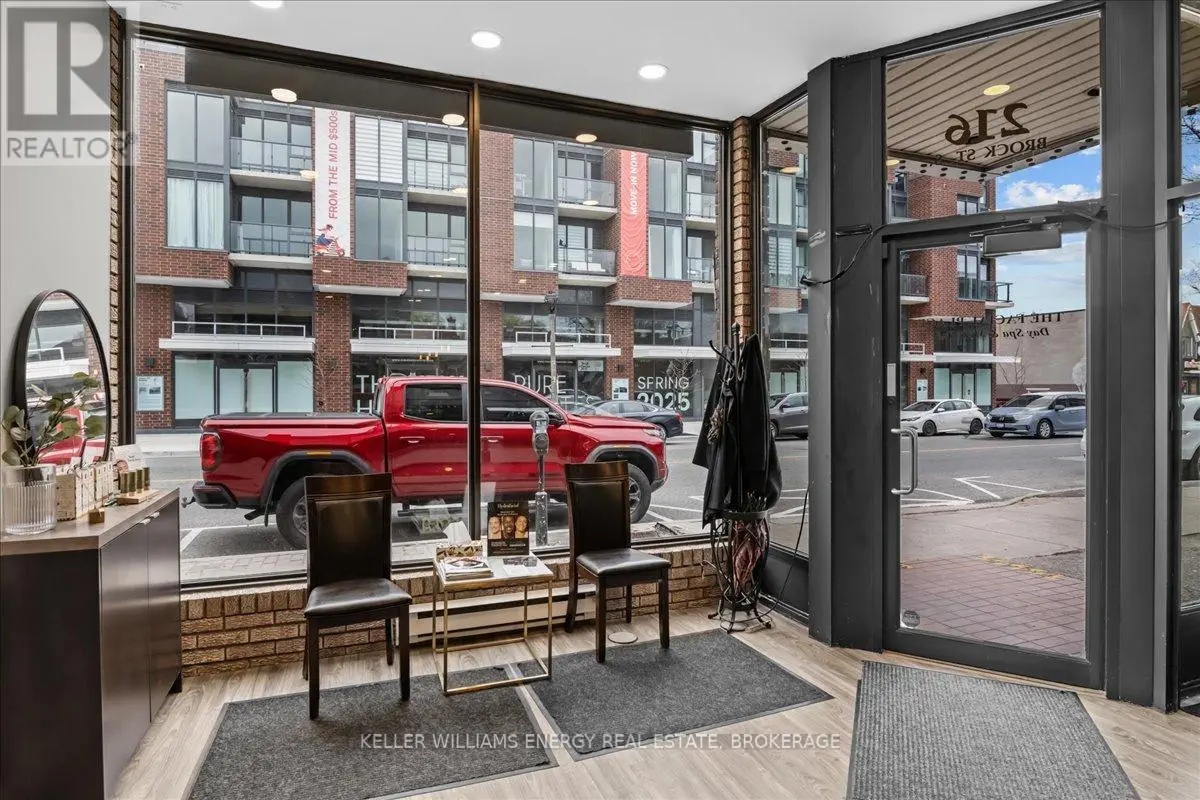 216 Brock Street S, Whitby, Ontario  L1N 4K1 - Photo 1 - E12130559