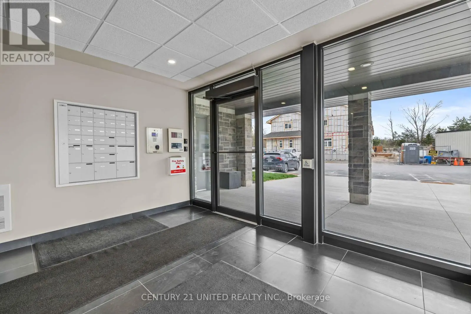 202 - 19 Hampton Lane, Selwyn, Ontario  K0H 2H0 - Photo 3 - X12130582