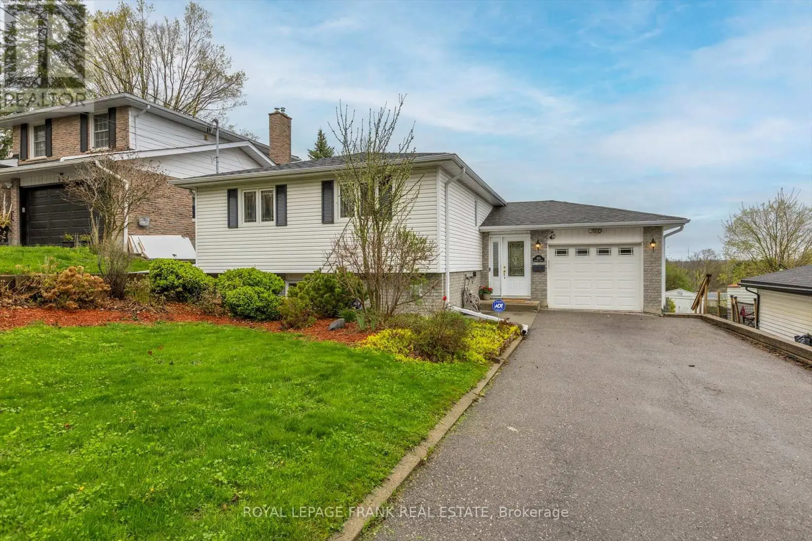 820 DONEGAL STREET, Peterborough North, Ontario