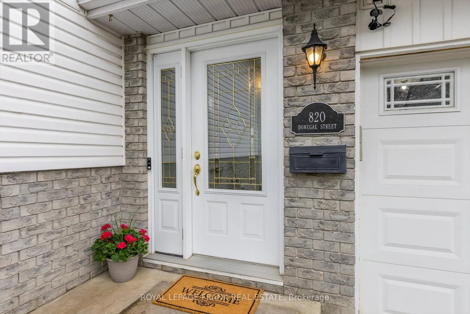 820 Donegal Street, Peterborough North, Ontario  K9H 4N4 - Photo 3 - X12130585