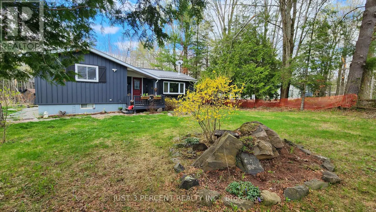 55 Northern Avenue, Trent Lakes, Ontario  K0M 1A0 - Photo 1 - X11984413