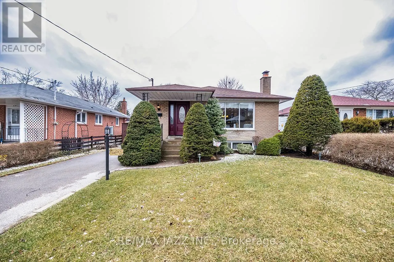 16 Gloaming Drive, Toronto, Ontario  M1E 2Z3 - Photo 1 - E12131032