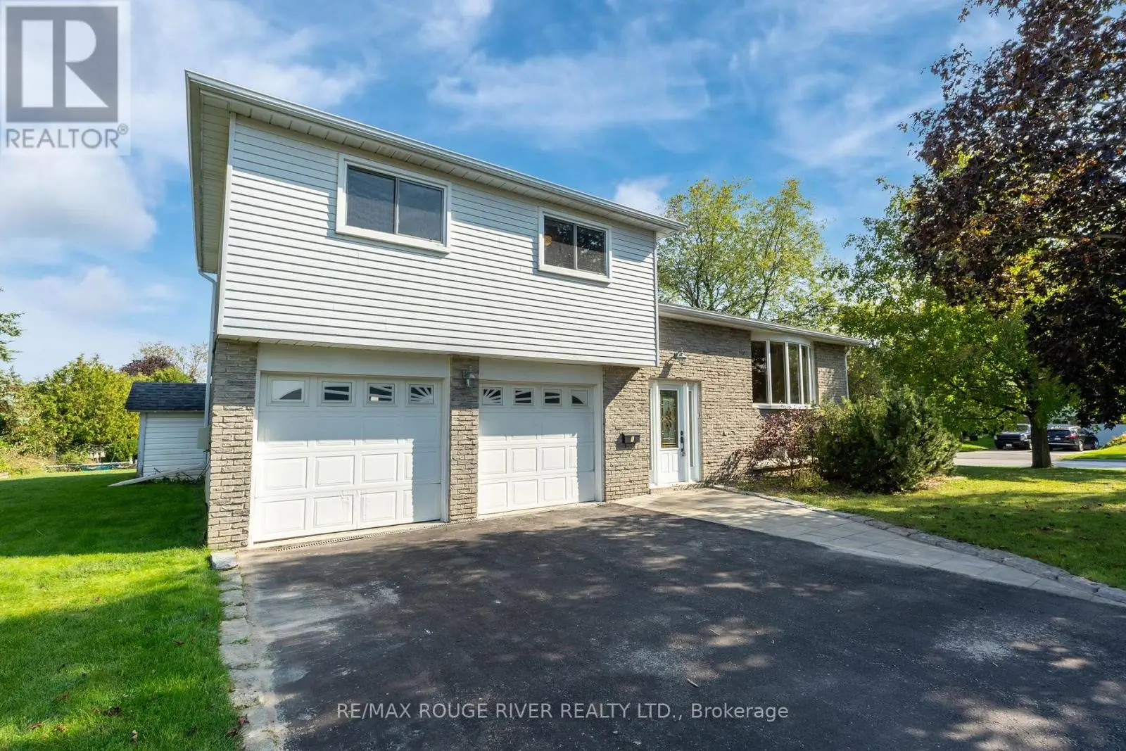 1 Applewood Crescent, Kawartha Lakes, Ontario  K9V 4W7 - Photo 1 - X12131139